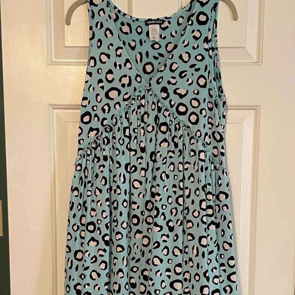 Sleeveless Hemish dress, size medium, leopard print. NWOT